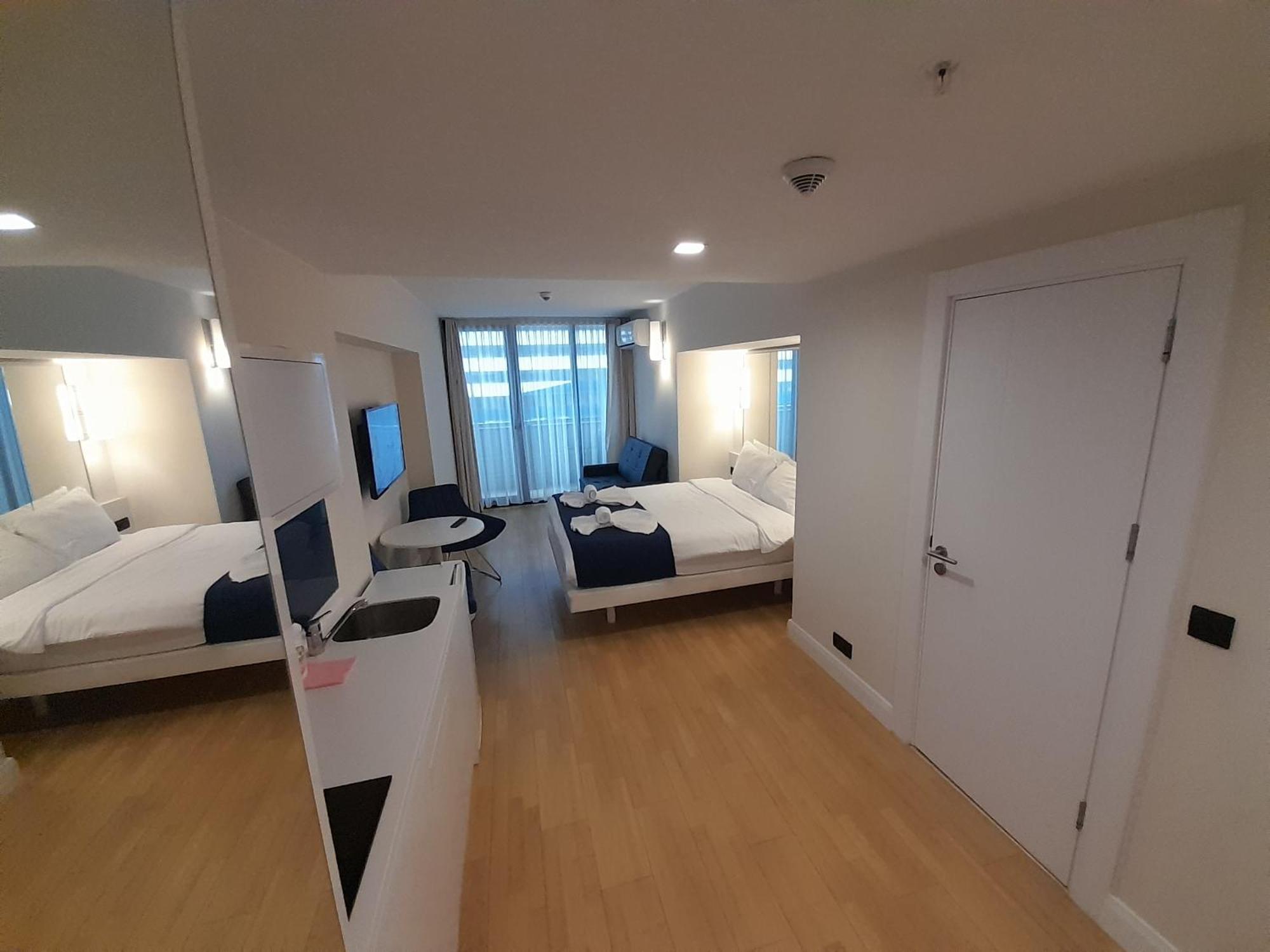 Smart Aparthotel Orbi City Batumi Værelse billede